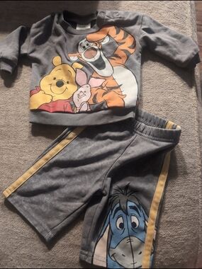 Grey Winnie the Pooh & Friends Two-Piece Set 0-3 Months Disney Tigger